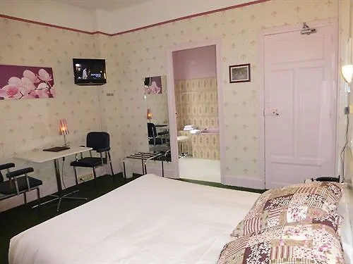 Hotel Trianon à Vichy 2*,  France